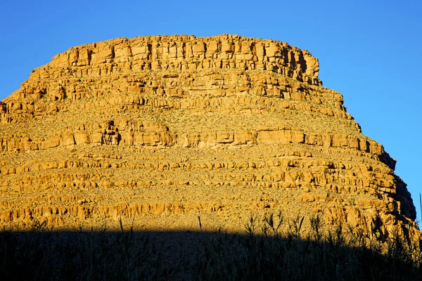 En Afrique marocaine la colline de la vallée de l'atlas — Photo