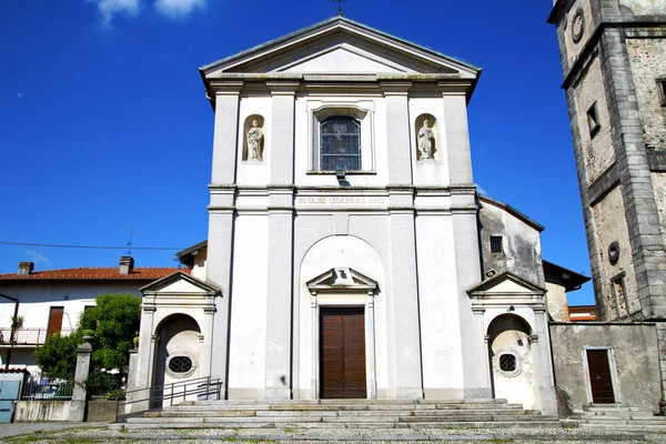 Sumirago stary streszczenie w Włochy i Kościół bell słoneczny — Zdjęcie stockowe