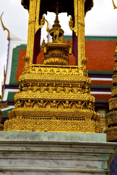 Таиланд Бангкок дождь цвета религии — стоковое фото