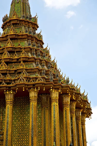 Tailândia bangkok chuva templo cores abstratas religião — Fotografia de Stock