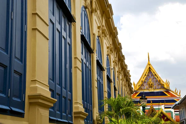 Thailand Asien i bangkok regn templet abstrakt cross blad — Stockfoto
