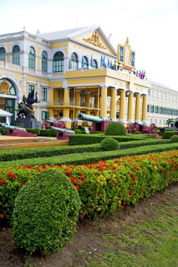   Bangkok Tayland bayrağı çiçek Tapınağı steet savaş topu