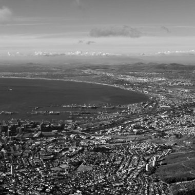 dağ içinde Güney Afrika şehir manzarası