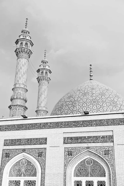 In iran  and old antique mosque    minaret — Stock Photo, Image