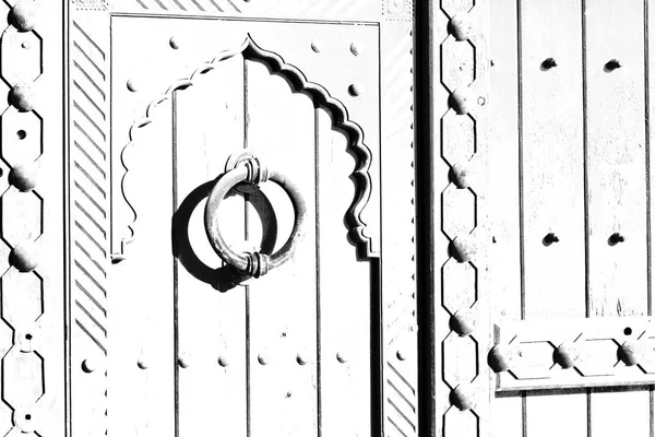 Entrée de porte antique oman et poignée décorative pour backgr — Photo