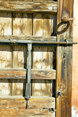 Afrika eski e ev ve güvenli asma kilidi paslı 