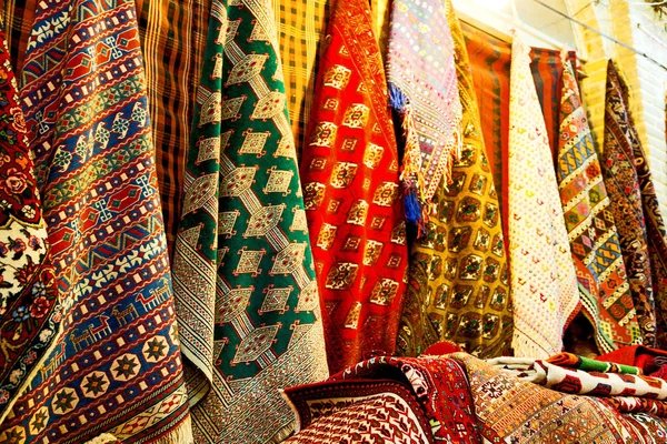 In iran scarf in a market texture — Stock Photo, Image