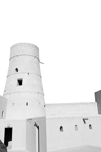 V Ománu muscat rock staré obranné pevnosti battlesment oblohu a — Stock fotografie