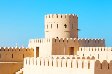Umman Muscat eski savunma fort battlesment gökyüzü bir