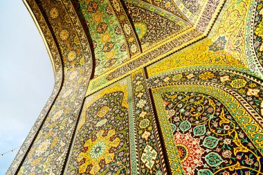 İran'da İslam Türbesi bulanıklık  