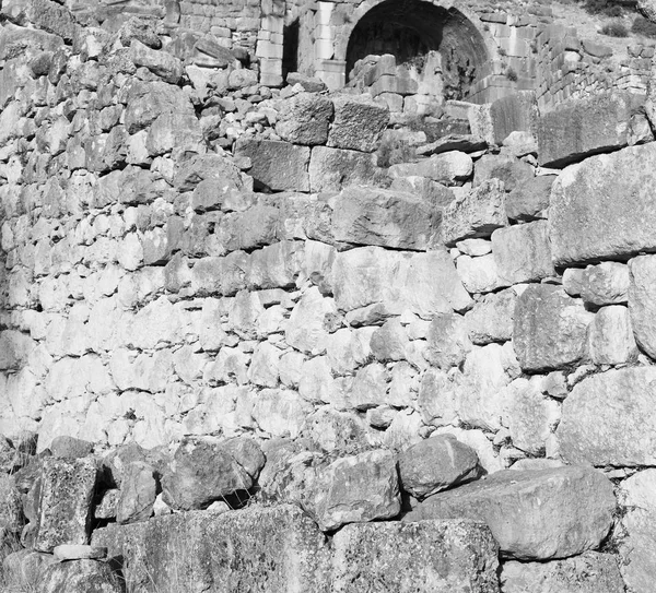 Ruiny kamienne i teatrem w antalya arykanda Turcja Azji niebo — Zdjęcie stockowe