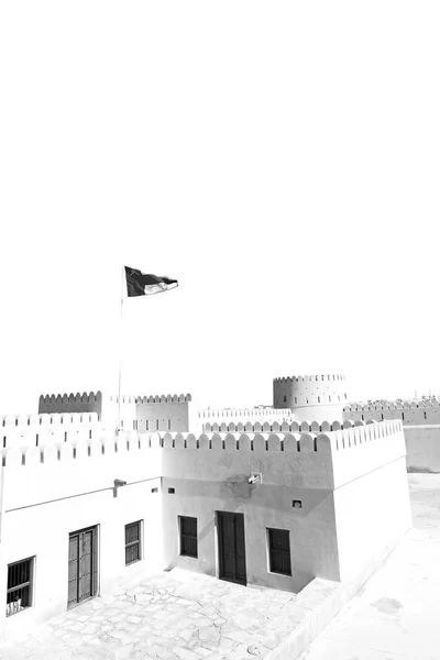 在阿曼马斯喀特老防守堡 battlesment 天空 — 图库照片