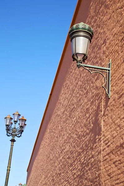 Pouliční lampa Maroko Afrika zdobení cihla — Stock fotografie