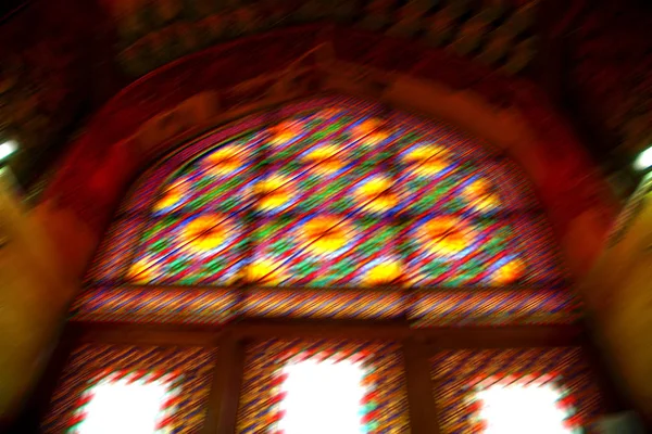 Στο Ιράν χρώματα από τα παράθυρα — Φωτογραφία Αρχείου