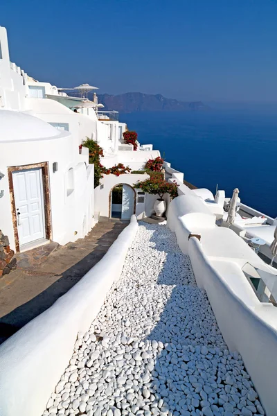 En vacaciones europa cyclades santorini casco antiguo blanco y el —  Fotos de Stock