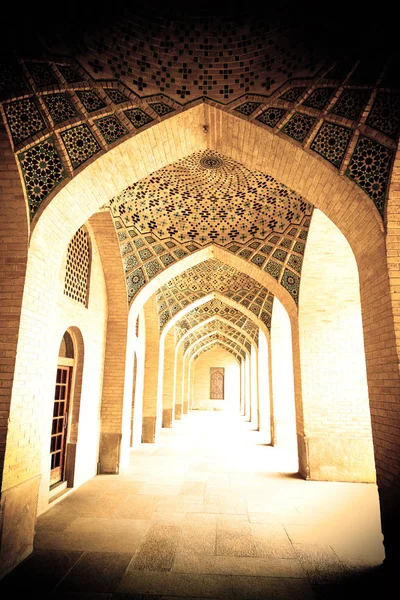 In iran shiraz il corridoio di passaggio — Foto Stock