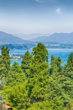 İtalya manzara Panoraması göl ve dağ içinde 