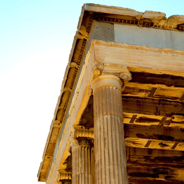 Tijolo velho towert e mármore na Europa Acrópole de Atenas e o céu — Fotografia de Stock