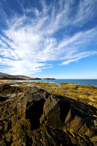 Licht Strand Insel Schaum Stein Spanien Landschaft Stein Himmel Wolke — Stockfoto