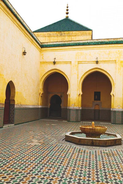 Fountain in morocco africa old antique construction  mousque pal — Stock Photo, Image