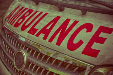  bir ambulans kavramı tıbbi bakım kaporta