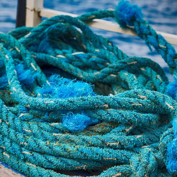 Een touw in yacht accessoire boot — Stockfoto