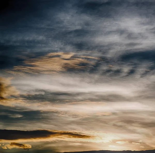 Auf den Philippinen abstrakte Wolke und Sonnenuntergang — Stockfoto