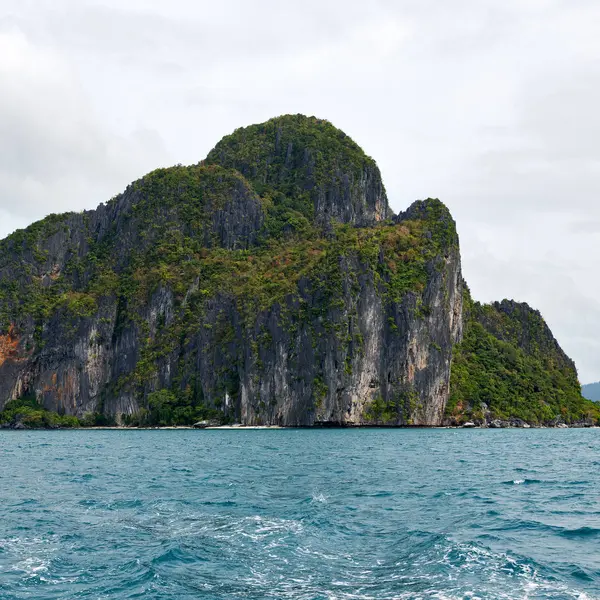 Une vue depuis le bateau et l'océan Pacifique — Photo