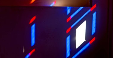 İran renklerde--dan pencere eşiği