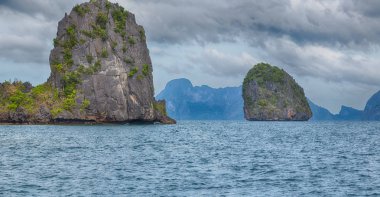  Tekne ve Pasifik Okyanusu görünümünden