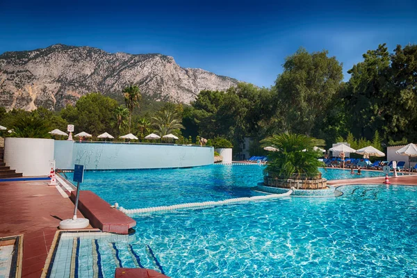 In turkey resort piscina vacanza di lusso — Foto Stock