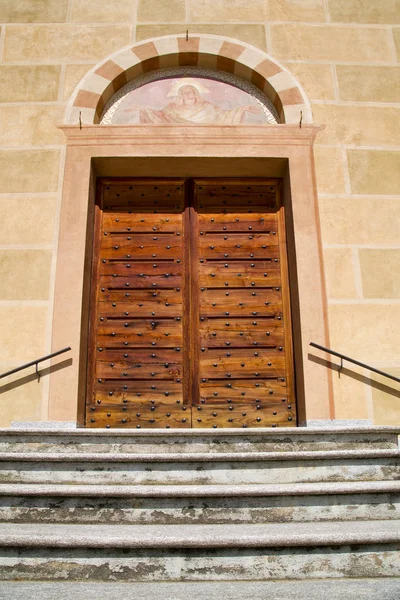 Tradate italy chiesa porta un mosaico — Foto Stock