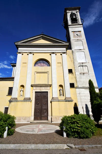 Igreja solbiate arno varese italia o terraço velho da parede — Fotografia de Stock