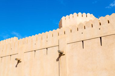 Umman Muscat eski savunma fort battlesment gökyüzü bir