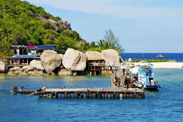 Playa rocas casa barco tailandia — Foto de Stock