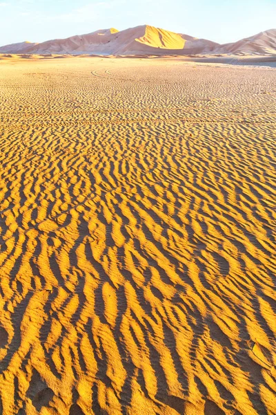 En oman viejo desierto frotar al khali el cuarto vacío y al aire libre —  Fotos de Stock