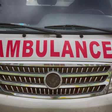   bir ambulans kavramı tıbbi bakım kaporta
