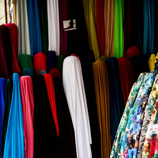 In iran scarf in a  market texture — Stock Photo, Image