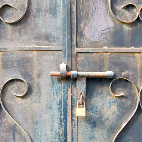 In oman the old door — Stock Photo, Image