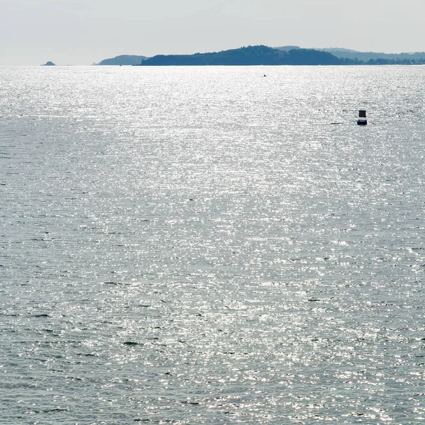 Stilla havet molnen och lampor — Stockfoto