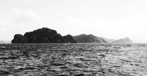 Una vista desde el barco y el océano Pacífico —  Fotos de Stock