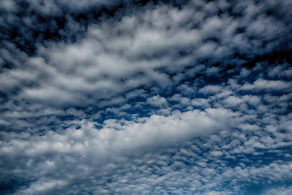 Vista del cielo nublado y esponjoso como el paraíso — Foto de Stock