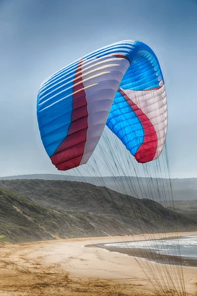 Kite surfing barvy na obloze — Stock fotografie