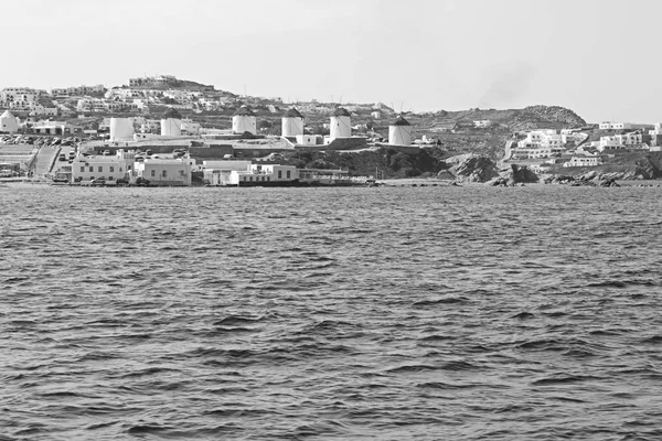 Alte geschichte im kykladeninsel hafen und boot santorini naksos — Stockfoto