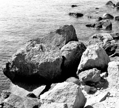 Deniz ve gökyüzü santorini Avrupa gre içinde yalnız kuru bush rock