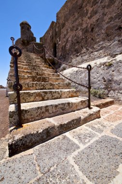 adım arrecife asma köprü lanzarote nöbetçi kulesi ve kapı  