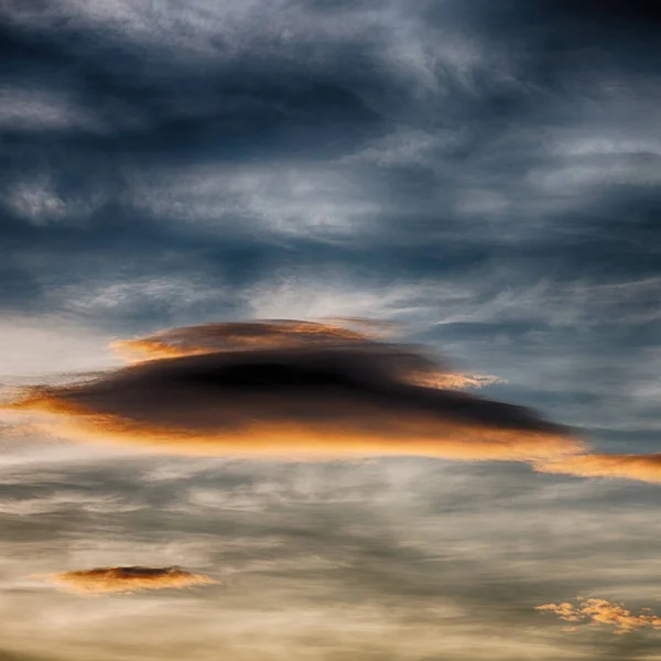V Filipíny abstraktní cloud a západ slunce — Stock fotografie
