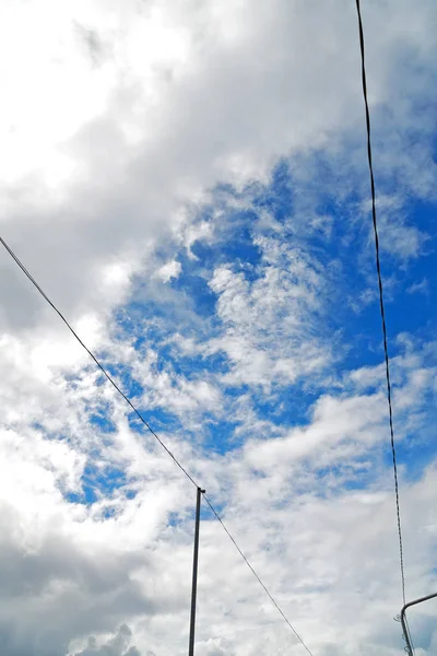 Vista do céu fofo nublado como o paraíso — Fotografia de Stock