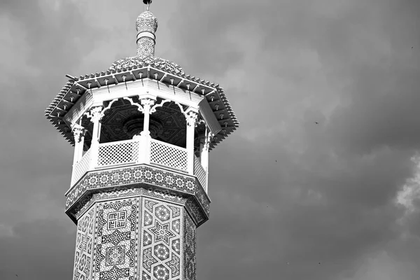 Dans le mausolée islamique iran — Photo