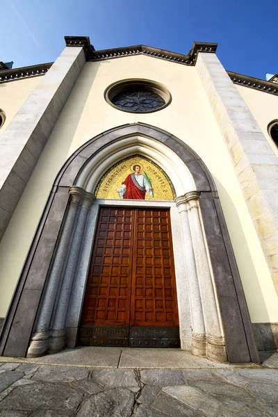 教会閉鎖タイノ古い煉瓦タワー ロンバルディア — ストック写真
